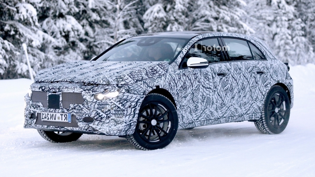 2025 MercedesBenz GLA Spy Shots